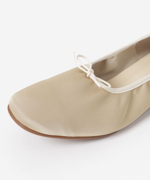 URBAN RESEARCH DOORS(アーバンリサーチドアーズ)の「サテン深バレエシューズ(バレエシューズ・レディース・ベージュ系その他/ブラウン/ネイビー・36/37/38)」の14枚目の写真