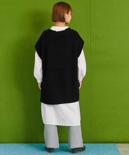 byYOUANCE（バイユアンス）の「畔編みBIGケーブルニットベスト（ベスト・レディース・パープル/ブラック/グリーン/ライトベージュ・FREE）」の7枚目の写真