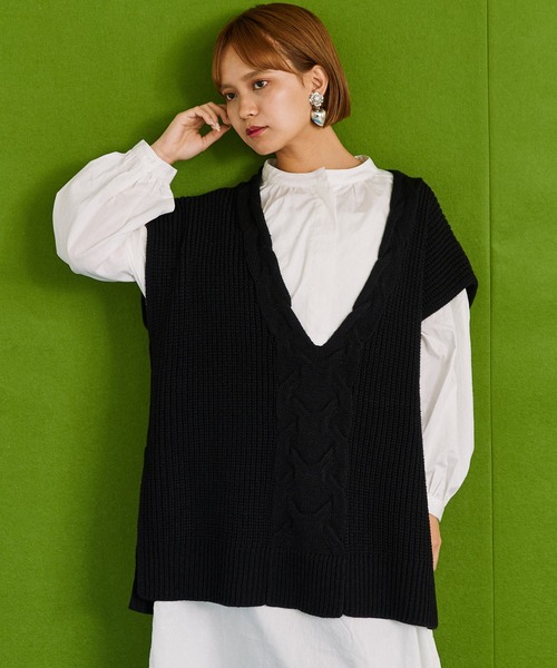 byYOUANCE（バイユアンス）の「畔編みBIGケーブルニットベスト（ベスト・レディース・パープル/ブラック/グリーン/ライトベージュ・FREE）」の8枚目の写真