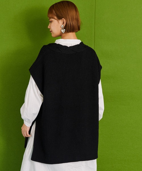 byYOUANCE（バイユアンス）の「畔編みBIGケーブルニットベスト（ベスト・レディース・パープル/ブラック/グリーン/ライトベージュ・FREE）」の10枚目の写真