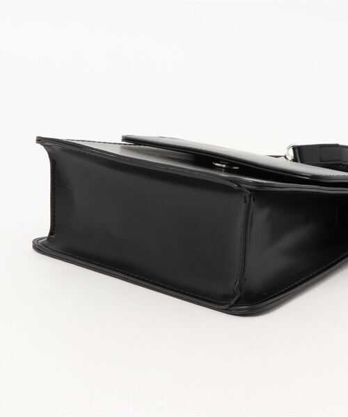 ACYM(アシーム)の「Compact box shoulder バッグ(ショルダーバッグ・レディース・ブラック/ブラウン・FREE)」の17枚目の写真