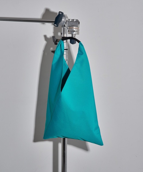 SETUP7（セットアップセブン）の「持てばコーディネートのキーアイテムに♪【SETUP7】メゾンマルシェトライアングルトートバッグ（トートバッグ・レディース・ブラック/オレンジ/ベージュ/パープル/グレー/ブルー/ライトグリーン/ピンク/ブラック系その他2/ライトグレー/グレイッシュベージュ/ブラック系その他3/シルバー/ブロンズ/ピンク系その他/アイボリー・FREE）」の10枚目の写真