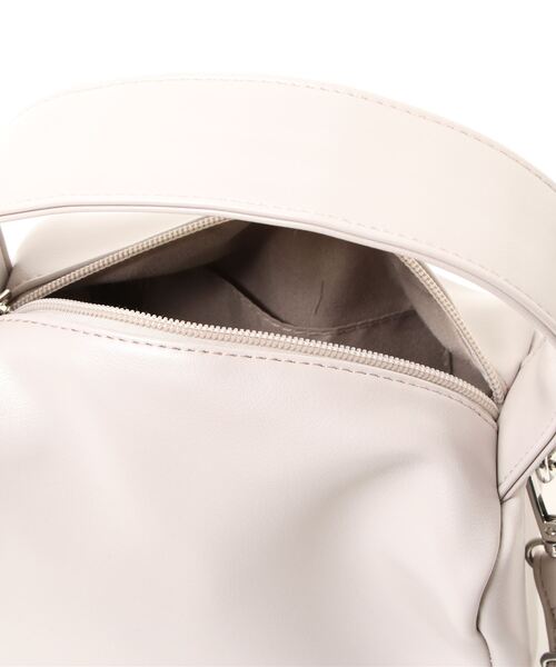 ALTROSE（アルトローズ）の「2WAYショルダーバッグ　[ノーム]（ショルダーバッグ・レディース・ブラック/グレー/グリーン/マスタード/ピンク・FREE）」の9枚目の写真