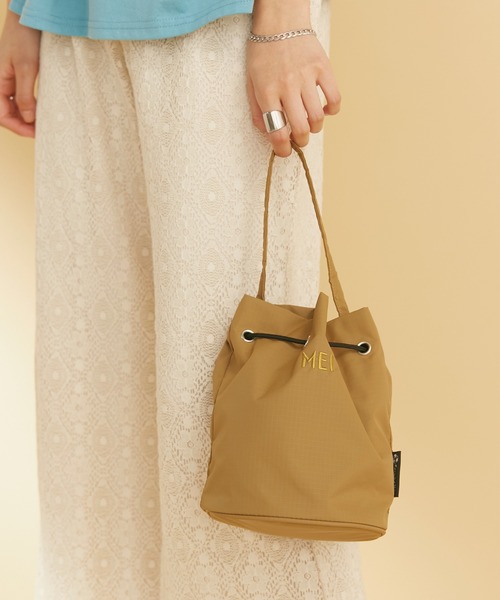 MEI（メイ）の「MEI/巾着ショルダーバッグ（ショルダーバッグ・レディース・ブラック/ブラウン/グリーン・F）」の21枚目の写真