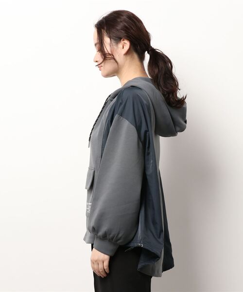 179/WG（イチナナキュウダブルジー）の「ドッキングフードプルオーバー（パーカー・レディース・チャコールグレー/オフホワイト・FREE）」の3枚目の写真