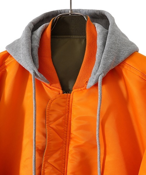 VETEMENTS（ヴェトモン）の「VETEMENTS / ヴェトモン：REVERSIBLE HOODED BOMBER：UE52JA220[RIP]（ブルゾン・メンズ・オレンジ系その他・XS/S）」の6枚目の写真