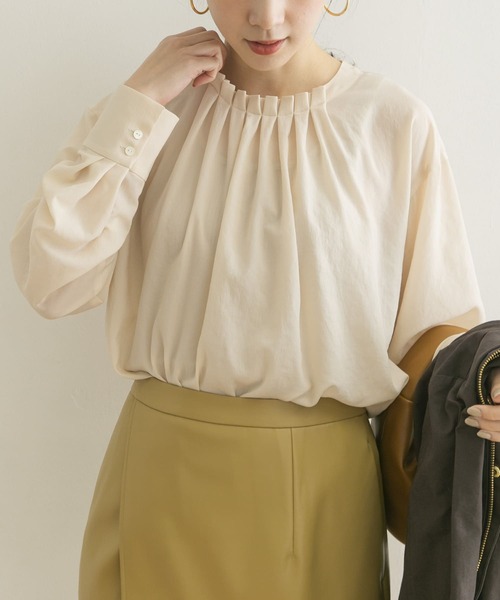 URBAN RESEARCH（アーバンリサーチ）の「シフォンフロントタックブラウス（シャツ/ブラウス・レディース・ネイビー/アイボリー/ブルー系その他・FREE）」の4枚目の写真