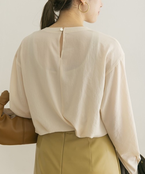 URBAN RESEARCH（アーバンリサーチ）の「シフォンフロントタックブラウス（シャツ/ブラウス・レディース・ネイビー/アイボリー/ブルー系その他・FREE）」の20枚目の写真