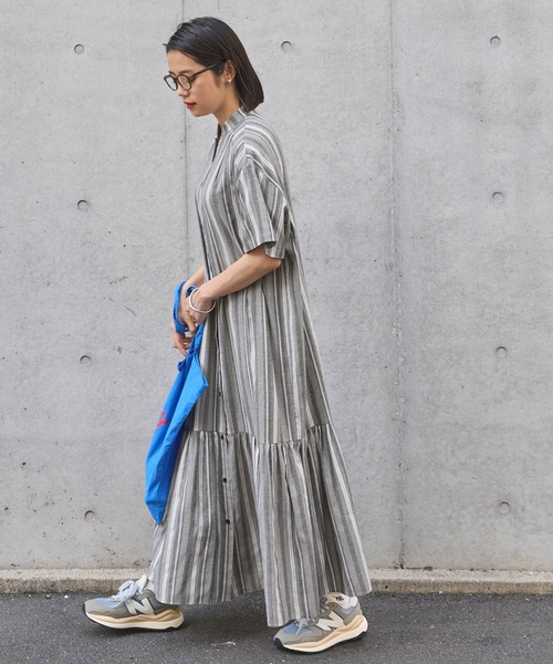 forksy.(フォルクシー)の「【forksy.】マルチストライプ裾ティアード半袖シャツワンピース(シャツワンピース・レディース・ブラック/ナチュラル・FREE)」の7枚目の写真