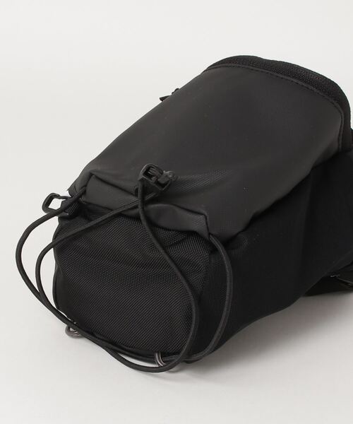 Mammut（マムート）の「アルパイン チョーク バッグ / Alpine Chalk Bag / ウエストポーチ（ボディバッグ/ウエストポーチ・メンズ・ブラック/オレンジ・ONESIZE）」の4枚目の写真