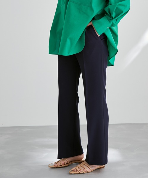 ADAM ET ROPE'（アダムエロペ）の「【アウトレット店舗・WEB限定】センタープレスセミフレアスリムパンツ（その他パンツ・レディース・ベージュ/ネイビー・38/36）」の2枚目の写真