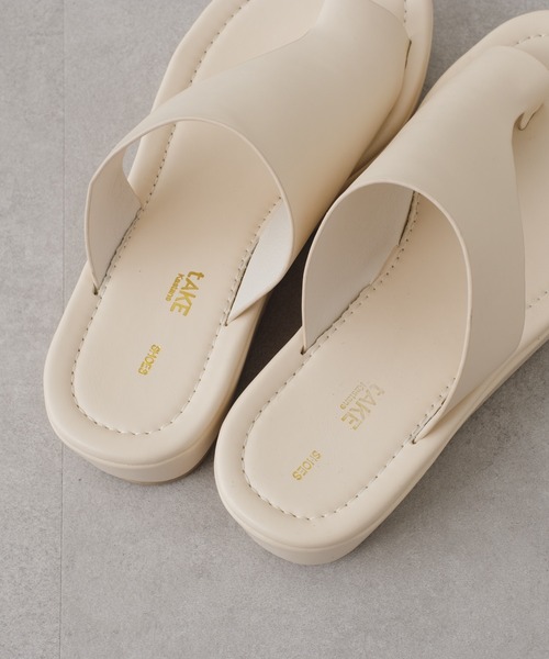 Kastane(カスタネ)の「【カタログ掲載アイテム】厚底アシメトングサンダル(サンダル・レディース・ブラック/アイボリー・36/38/37/39)」の14枚目の写真