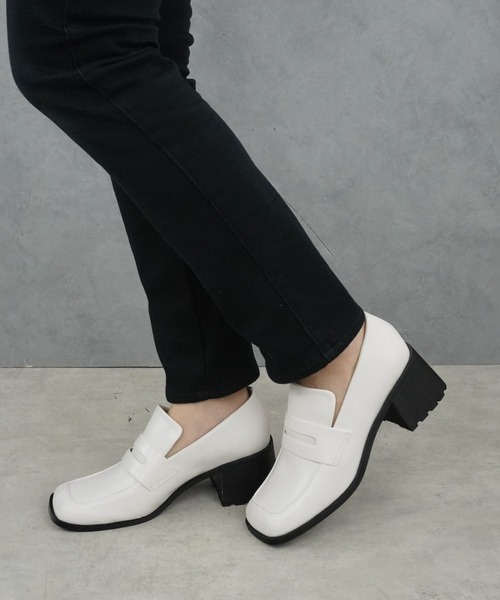 Fabby fabby（ファビィーファビィー）の「ヒールスクエアローファー