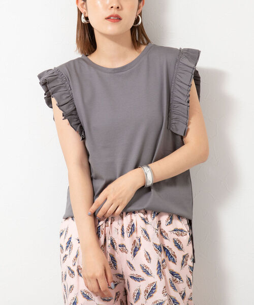 Rie Miller(リエミラー)の「フリル袖Tシャツ(Tシャツ/カットソー・レディース・ホワイト/ブラック/チャコールグレー/ダークグリーン/グレー/アイボリー・38)」の6枚目の写真