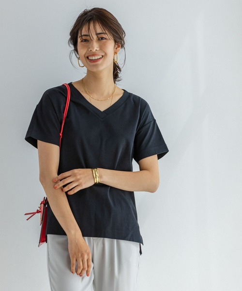 BAYFLOW(ベイフロー)の「シルケットVネックTシャツ(Tシャツ/カットソー・レディース・ホワイト/ブラック/ベージュ/カーキ/ピンク/イエロー/オレンジ/ブルー・SMALL/MEDIUM)」の3枚目の写真
