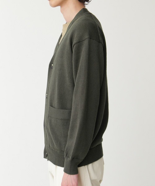 MARGARET HOWELL(マーガレットハウエル)の「COTTON RAMIE CARDIGAN(カーディガン/ボレロ・メンズ・ライトグレー/オリーブドラブ・MEDIUM/LARGE)」の10枚目の写真
