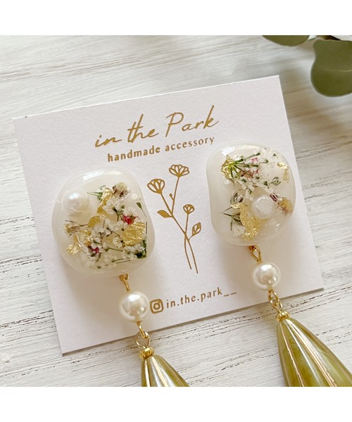 in the Park】アンティークなビーズとお花 ピアス(MA)（ピアス（両耳用 