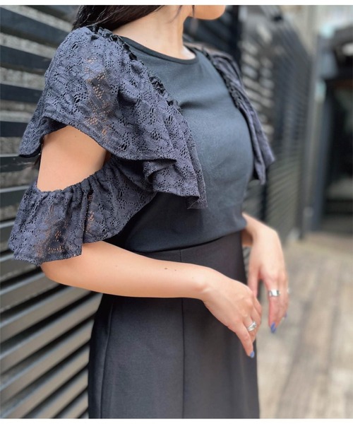 LATINA(ラティーナ)の「2WAYレーススリーブトップスカットソー(Tシャツ/カットソー・レディース・ブラック・FREE)」の1枚目の写真