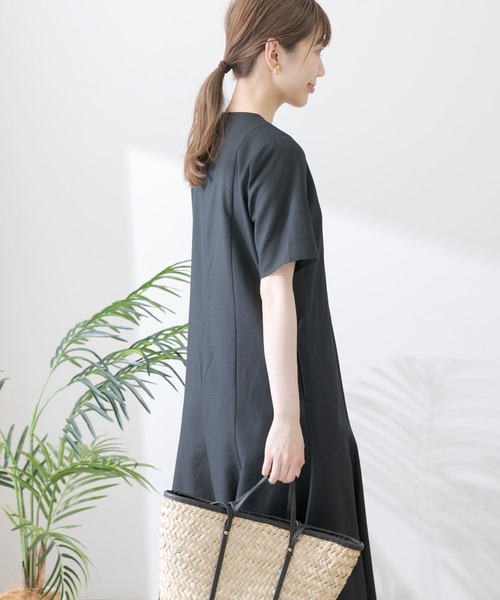 URBAN RESEARCH Sonny Label（アーバンリサーチサニーレーベル）の「ハーフスリーブセミフレアワンピース（ワンピース・レディース・ブラック/ブラウン/ナチュラル・FREE）」の4枚目の写真