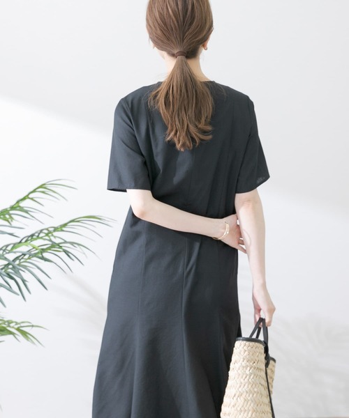 URBAN RESEARCH Sonny Label（アーバンリサーチサニーレーベル）の「ハーフスリーブセミフレアワンピース（ワンピース・レディース・ブラック/ブラウン/ナチュラル・FREE）」の6枚目の写真