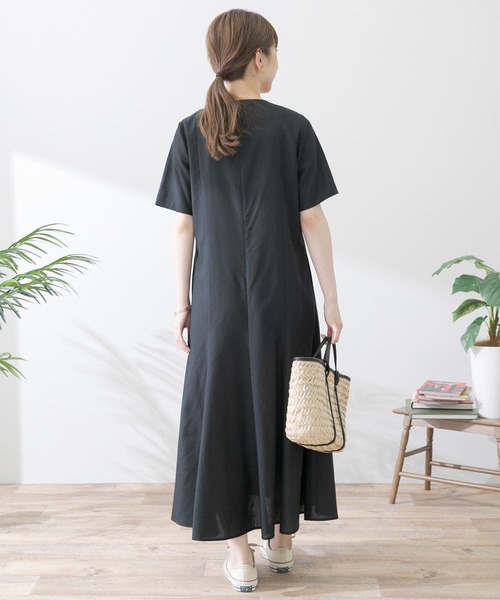 URBAN RESEARCH Sonny Label（アーバンリサーチサニーレーベル）の「ハーフスリーブセミフレアワンピース（ワンピース・レディース・ブラック/ブラウン/ナチュラル・FREE）」の9枚目の写真