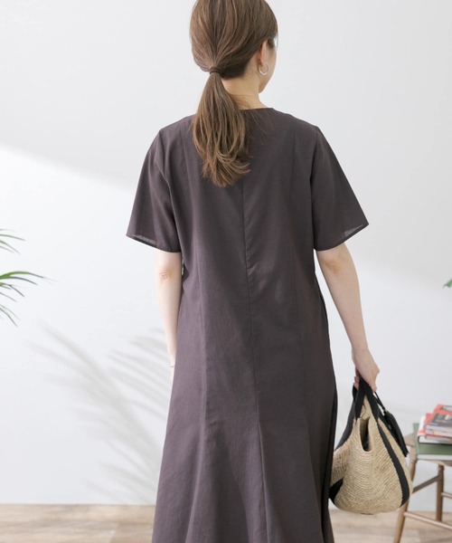 URBAN RESEARCH Sonny Label（アーバンリサーチサニーレーベル）の「ハーフスリーブセミフレアワンピース（ワンピース・レディース・ブラック/ブラウン/ナチュラル・FREE）」の19枚目の写真