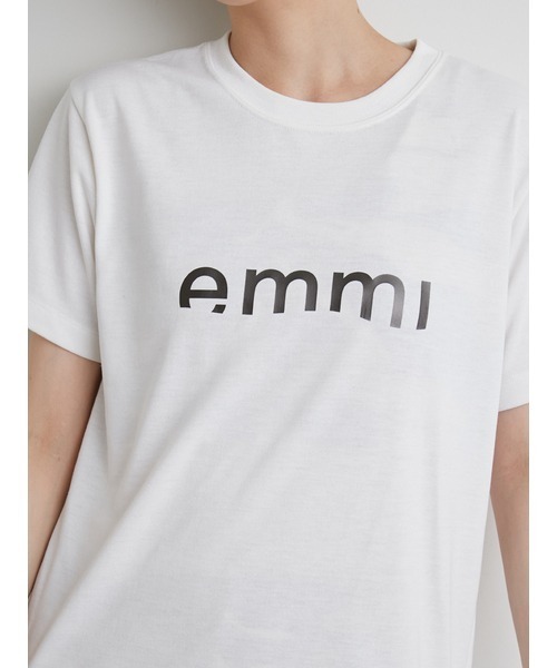 emmi（エミ）の「【emmi yoga】emmiロゴTシャツ（Tシャツ/カットソー・レディース・ホワイト/ベージュ/ダークグレー・FREE）」の7枚目の写真