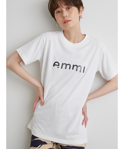 emmi（エミ）の「【emmi yoga】emmiロゴTシャツ（Tシャツ/カットソー・レディース・ホワイト/ベージュ/ダークグレー・FREE）」の9枚目の写真