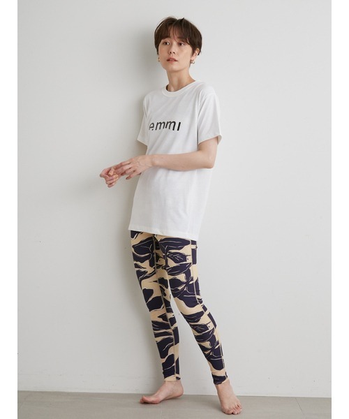 emmi（エミ）の「【emmi yoga】emmiロゴTシャツ（Tシャツ/カットソー・レディース・ホワイト/ベージュ/ダークグレー・FREE）」の13枚目の写真
