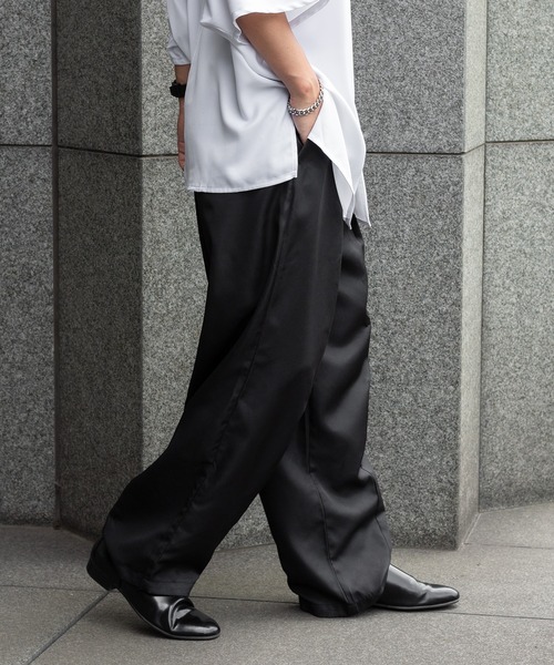 kutir（クティール）の「ワイドテーパードスラックス（スラックス・メンズ・ブラック/オフホワイト/カーキ・SMALL/MEDIUM/LARGE）」の15枚目の写真