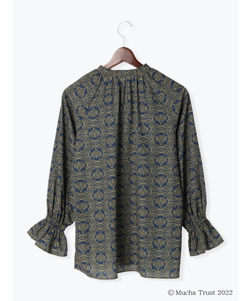 Te chichi（テチチ）の「【ミュシャコラボ】プリントギャザーブラウス（シャツ/ブラウス・レディース・ベージュ/ネイビー・ﾌﾘ-）」の8枚目の写真