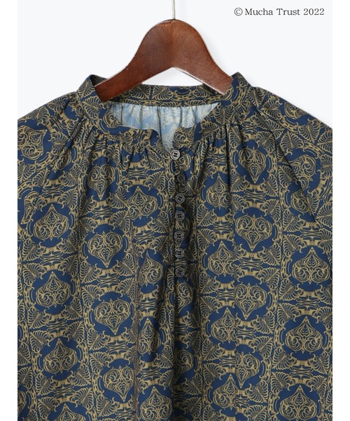 Te chichi（テチチ）の「【ミュシャコラボ】プリントギャザーブラウス（シャツ/ブラウス・レディース・ベージュ/ネイビー・ﾌﾘ-）」の12枚目の写真