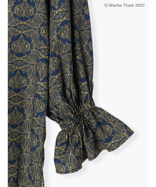 Te chichi（テチチ）の「【ミュシャコラボ】プリントギャザーブラウス（シャツ/ブラウス・レディース・ベージュ/ネイビー・ﾌﾘ-）」の4枚目の写真