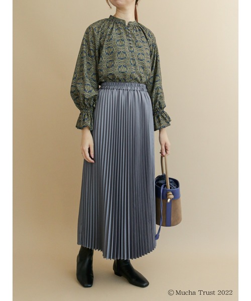 Te chichi（テチチ）の「【ミュシャコラボ】プリントギャザーブラウス（シャツ/ブラウス・レディース・ベージュ/ネイビー・ﾌﾘ-）」の5枚目の写真