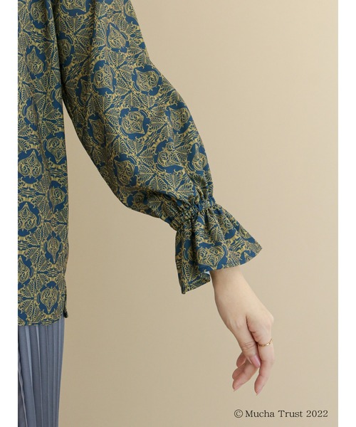 Te chichi（テチチ）の「【ミュシャコラボ】プリントギャザーブラウス（シャツ/ブラウス・レディース・ベージュ/ネイビー・ﾌﾘ-）」の13枚目の写真