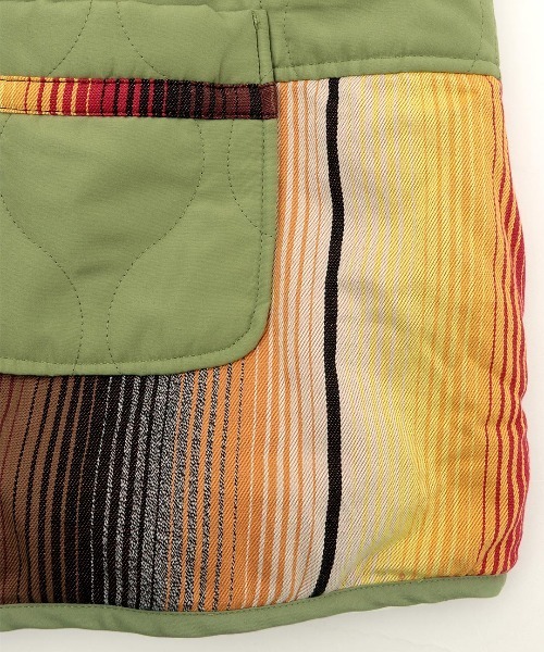 チチカカ（チチカカ）の「【ユニセックス】ジャガード×キルトコンビショートコート（ノーカラーコート・レディース・カーキ/ブラック・MEDIUM/LARGE）」の8枚目の写真