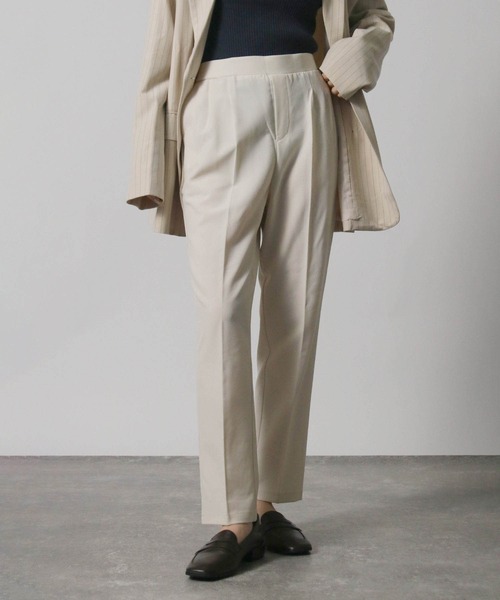 Social GIRL（ソーシャルガール）の「センタープレス 1タック テーパードパンツ ストレッチパンツ スラックス（スラックス・レディース・グリーン/ブラック/オレンジ/モカ/ブルー/アイボリー/ライトグリーン/ピンク/ネイビー・M/5L/L/3L/LL/S/4L）」の2枚目の写真