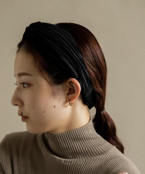 SMELLY（スメリー）の「プリーツヘアターバン（ヘアバンド・レディース・ブラック/ブラウン・-）」の5枚目の写真