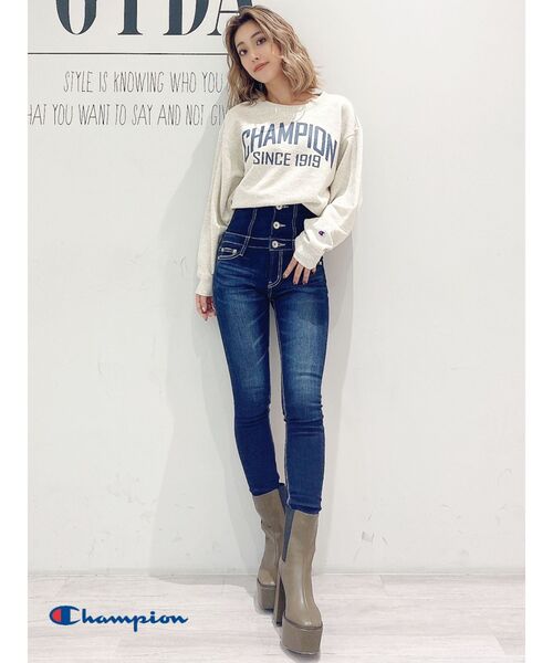 GYDA（ジェイダ）の「ハイウエストボタン スキニーデニムパンツ（デニムパンツ・レディース・インディゴブルー/ライトブルー・SMALL/MEDIUM/X-SMALL）」の6枚目の写真