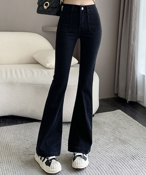 DAY CLOSET（デイ クローゼット）の「【大きいサイズ有/伸縮性有】シュッと美脚！ブーツカット風 きれいめ フレア デニム パンツ レディース（デニムパンツ・レディース・ブラック/ブルー/ダークグレー/ブルー系その他/インディゴブルー/ブルー系その他2・2XL/M/XL/XS/L/S）」の7枚目の写真