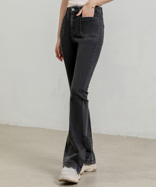 DAY CLOSET（デイ クローゼット）の「【大きいサイズ有/伸縮性有】シュッと美脚！ブーツカット風 きれいめ フレア デニム パンツ レディース（デニムパンツ・レディース・ブラック/ブルー/ダークグレー/ブルー系その他/インディゴブルー/ブルー系その他2・2XL/M/XL/XS/L/S）」の13枚目の写真