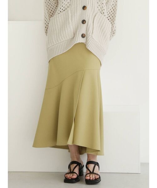 MURUA（ムルーア）の「アシメスリットマーメイドスカート（スカート・レディース・カーキ/ベージュ/ブラック・1/2）」の4枚目の写真