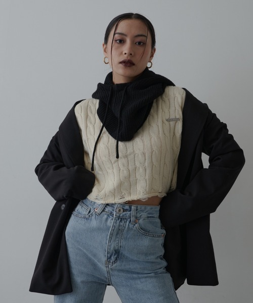 FIG&VIPER（フィグアンドバイパー）の「ダメージクロップドケーブルニット（ニット/セーター・レディース・グレー/アイボリー/ネイビー・FREE）」の4枚目の写真