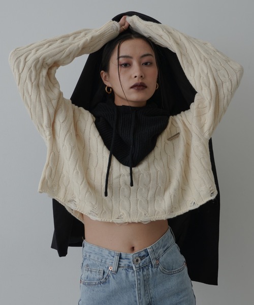 FIG&VIPER（フィグアンドバイパー）の「ダメージクロップドケーブルニット（ニット/セーター・レディース・グレー/アイボリー/ネイビー・FREE）」の6枚目の写真