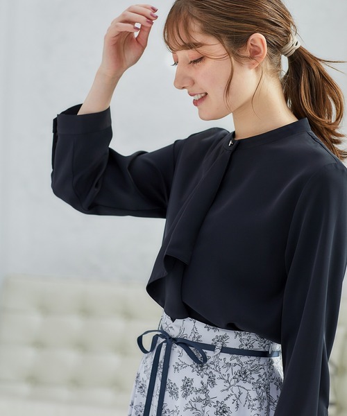 Honeys（ハニーズ）の「ボウタイブラウス（シャツ/ブラウス・レディース・ネイビー/ミント/ホワイト/ライトグレー/サックスブルー・S/M/L/LL）」の4枚目の写真