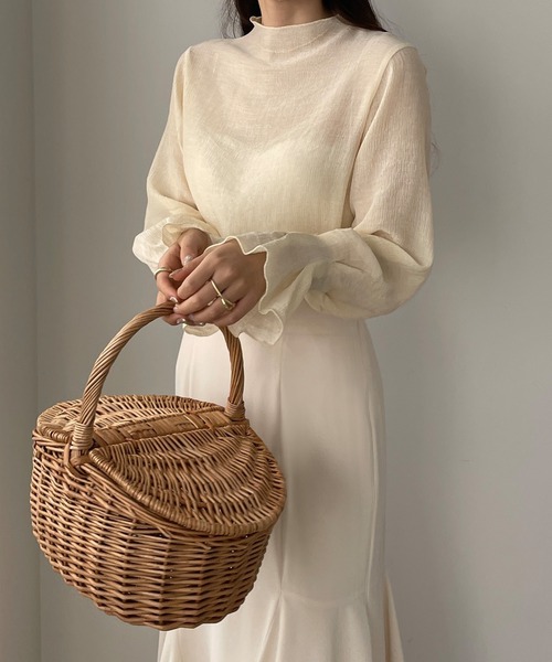 Louere（ルエレ）の「フレアスリーブハイネックシアートップス（Tシャツ/カットソー・レディース・クリーム/ブラック/ホワイト/ライトブラウン/グレー・SMALL/MEDIUM/LARGE/X-LARGE）」の6枚目の写真