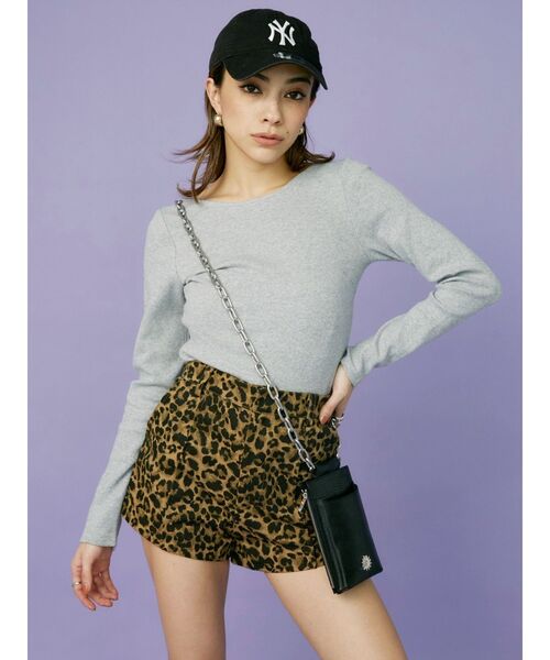 EVRIS（エヴリス）の「ピンタックショートパンツ（その他パンツ・レディース・ブラック/その他1・MEDIUM/SMALL）」の3枚目の写真