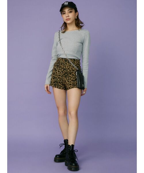 EVRIS（エヴリス）の「ピンタックショートパンツ（その他パンツ・レディース・ブラック/その他1・MEDIUM/SMALL）」の6枚目の写真