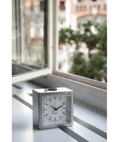 LEFF（レフ）の「《LEFF AMSTERDAM/レフアムステルダム》Block Alarm Clock（置時計・メンズ・ホワイト×シルバー・FREE）」の3枚目の写真