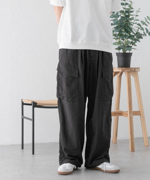 FORK&SPOON（フォークアンドスプーン）の「FORK&SPOON　ナイロンカーゴパンツ（カーゴパンツ・メンズ・ブラック/ベージュ・5/4）」の3枚目の写真